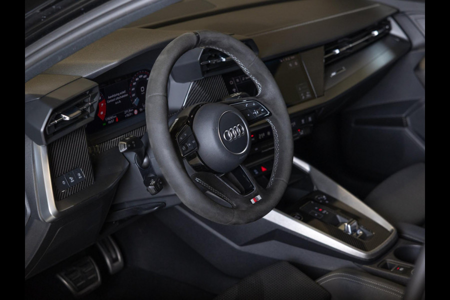 Audi A3 Sportback 35 TFSI S edition / 150pk / Adaptieve cruise control / Alcantara stuurwiel /