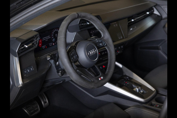 Audi A3 Sportback 35 TFSI S edition / 150pk / Adaptieve cruise control / Alcantara stuurwiel /