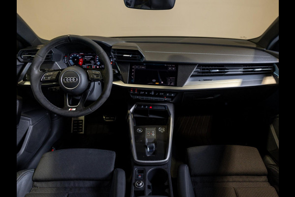 Audi A3 Sportback 35 TFSI S edition / 150pk / Adaptieve cruise control / Alcantara stuurwiel /