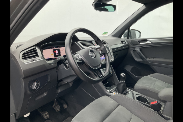 Volkswagen Tiguan 1.5 TSI ACT R-Line CarplayComfortline Business