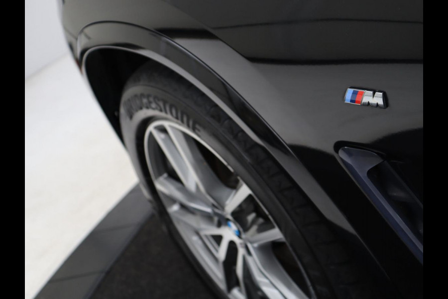 BMW X3 xDrive20i High Executive | M Sport | 1e eigenaar | Head-Up | Leder | Trekhaak | Stoelverwarming | Harman/Kardon | Camera | Keyless | Adaptive Drive | Sfeerverlichting | Full LED | Sportstoelen