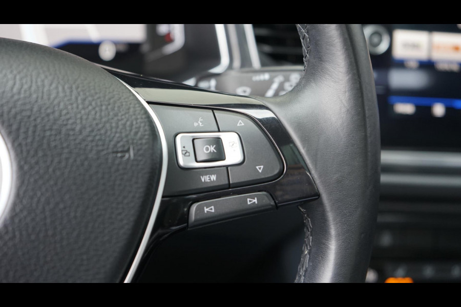 Volkswagen T-Roc 1.5 TSI Sport AUTOMAAT-ACC-CAMERA-CLIMA-FULL LED-KEYLESS-NAVIGATIE-PANORAMA-VIRTUEEL-VOLLEDER-STOELVERWARMING