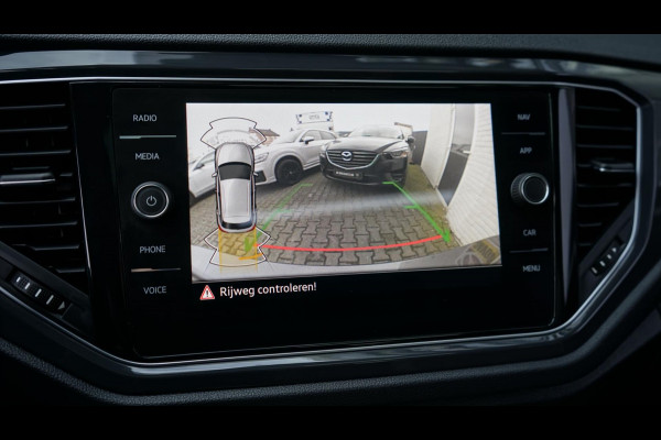 Volkswagen T-Roc 1.5 TSI Sport AUTOMAAT-ACC-CAMERA-CLIMA-FULL LED-KEYLESS-NAVIGATIE-PANORAMA-VIRTUEEL-VOLLEDER-STOELVERWARMING