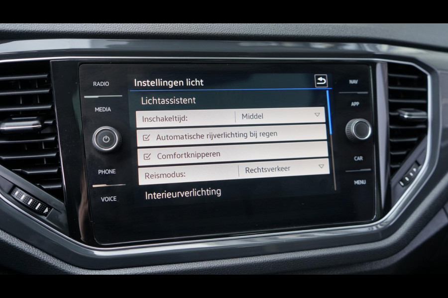 Volkswagen T-Roc 1.5 TSI Sport AUTOMAAT-ACC-CAMERA-CLIMA-FULL LED-KEYLESS-NAVIGATIE-PANORAMA-VIRTUEEL-VOLLEDER-STOELVERWARMING