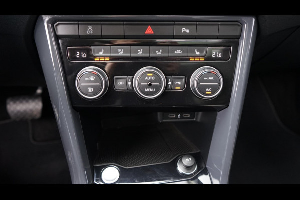 Volkswagen T-Roc 1.5 TSI Sport AUTOMAAT-ACC-CAMERA-CLIMA-FULL LED-KEYLESS-NAVIGATIE-PANORAMA-VIRTUEEL-VOLLEDER-STOELVERWARMING