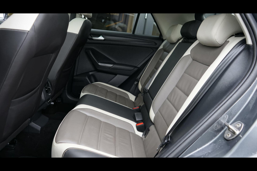 Volkswagen T-Roc 1.5 TSI Sport AUTOMAAT-ACC-CAMERA-CLIMA-FULL LED-KEYLESS-NAVIGATIE-PANORAMA-VIRTUEEL-VOLLEDER-STOELVERWARMING