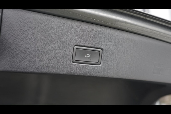 Volkswagen T-Roc 1.5 TSI Sport AUTOMAAT-ACC-CAMERA-CLIMA-FULL LED-KEYLESS-NAVIGATIE-PANORAMA-VIRTUEEL-VOLLEDER-STOELVERWARMING