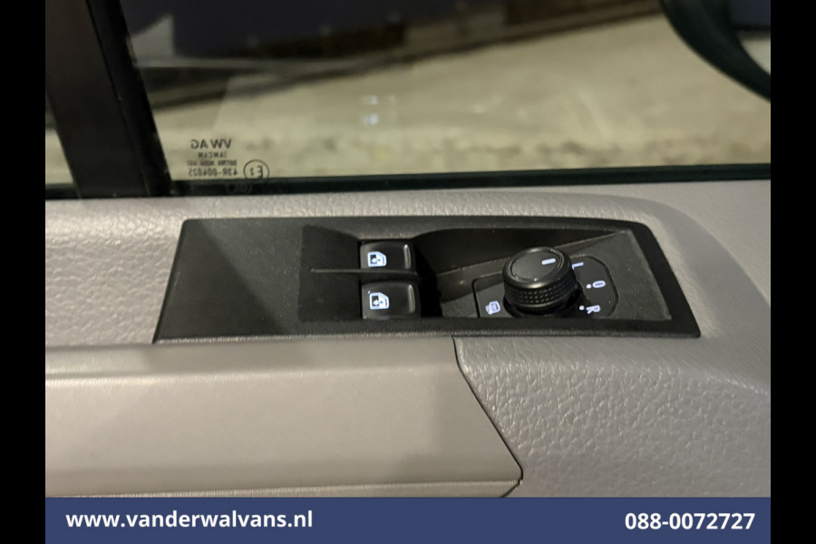 Volkswagen Crafter 2.0 TDI L3H2 L2H1 Euro6 Airco | Camera | Apple Carplay | Android Auto Bijrijdersbank