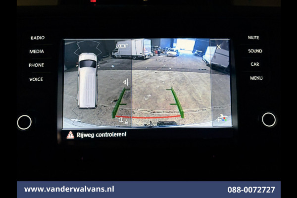 Volkswagen Crafter 2.0 TDI 141pk L4H3 L3H2 Euro6 Airco | 3000kg Trekhaak | Camera | Apple Carplay | Cruisecontrol Android Auto, Chauffeursstoel, Parkeersensoren, Bijrijdersbank