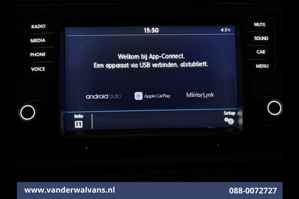 Volkswagen Crafter 2.0 TDI 141pk L4H3 L3H2 Euro6 Airco | 3000kg Trekhaak | Camera | Apple Carplay | Cruisecontrol Android Auto, Chauffeursstoel, Parkeersensoren, Bijrijdersbank