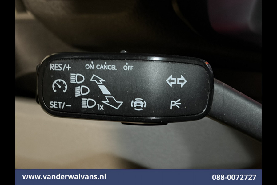 Volkswagen Crafter 2.0 TDI 141pk L4H3 L3H2 Euro6 Airco | 3000kg Trekhaak | Camera | Apple Carplay | Cruisecontrol Android Auto, Chauffeursstoel, Parkeersensoren, Bijrijdersbank