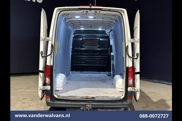Volkswagen Crafter 2.0 TDI 141pk L4H3 L3H2 Euro6 Airco | 3000kg Trekhaak | Camera | Apple Carplay | Cruisecontrol Android Auto, Chauffeursstoel, Parkeersensoren, Bijrijdersbank