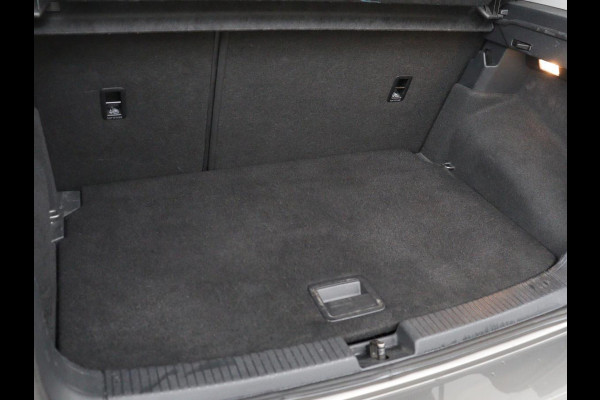 Volkswagen T-Cross 1.0 TSI Style | Automaat | Stoelverwarming | Camera | Virtual Cockpit | Trekhaak | Navigatie | Adaptive cruise | Full LED | Climate control | Parkeerhulp