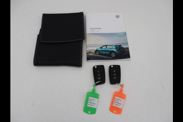 Volkswagen T-Cross 1.0 TSI Style | Automaat | Stoelverwarming | Camera | Virtual Cockpit | Trekhaak | Navigatie | Adaptive cruise | Full LED | Climate control | Parkeerhulp