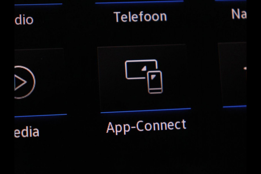 Volkswagen T-Cross 1.0 TSI Style | Automaat | Stoelverwarming | Camera | Virtual Cockpit | Trekhaak | Navigatie | Adaptive cruise | Full LED | Climate control | Parkeerhulp