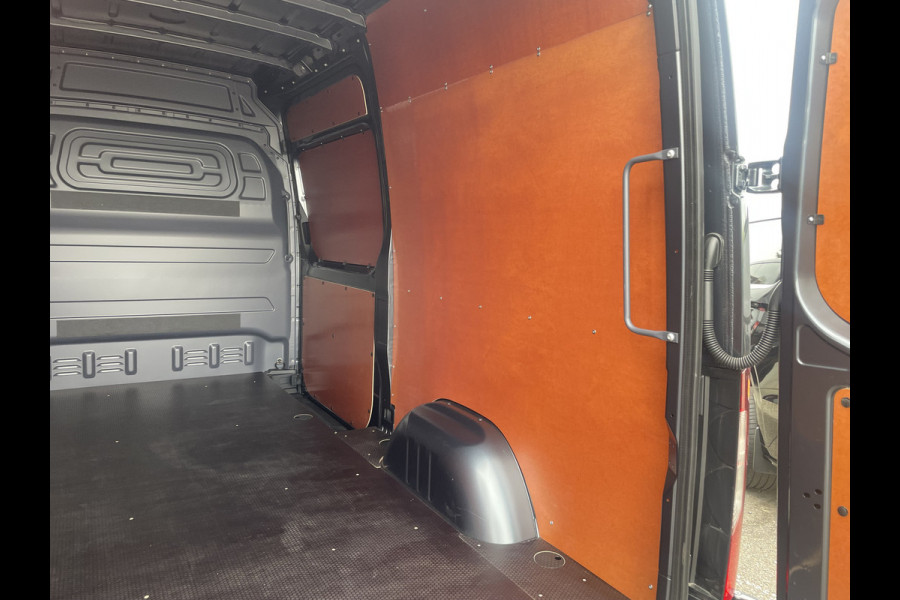 Mercedes-Benz Sprinter 319 CDI AUTOM.L2H2 RWD 190 PK 3.5 T CAMERA / NAVI