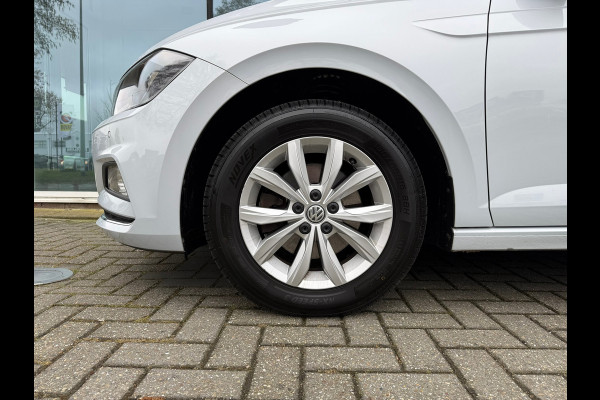 Volkswagen Polo 1.0 TSI 116pk Highline - Automaat - Navi - Climate - Winterpakket - Trekhaak