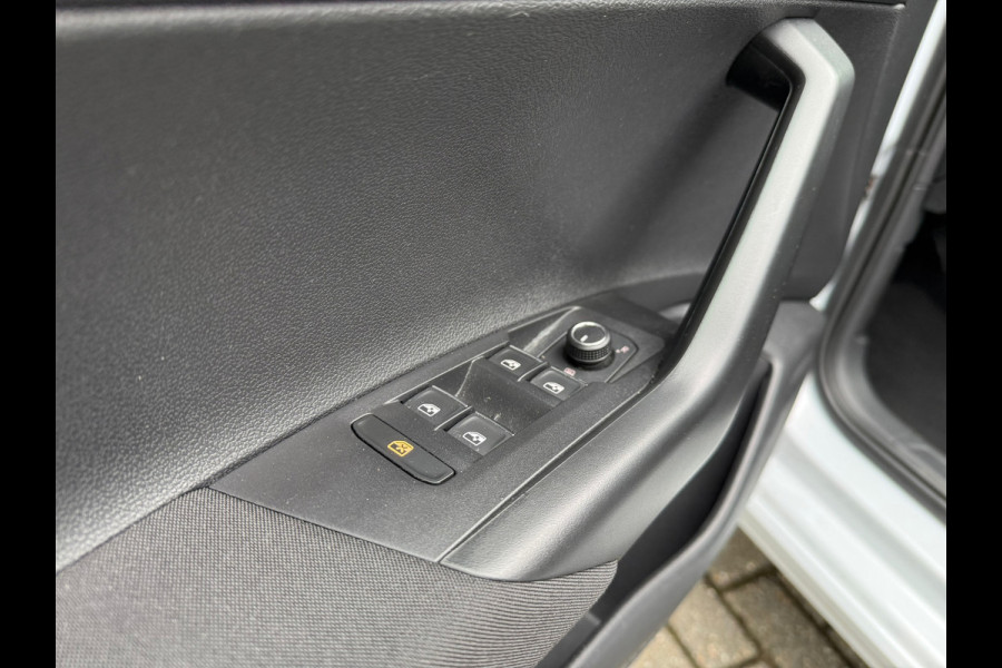 Volkswagen Polo 1.0 TSI 116pk Highline - Automaat - Navi - Climate - Winterpakket - Trekhaak