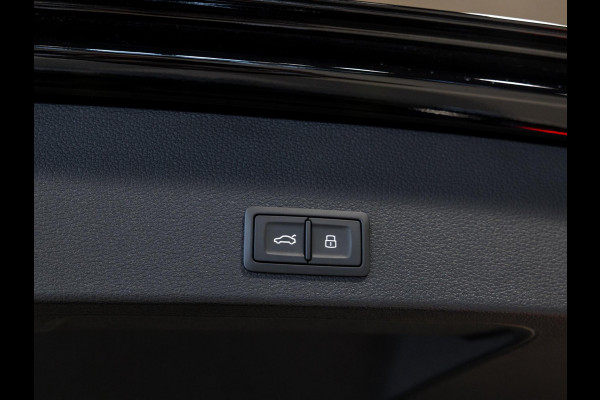 Audi Q2 35 TFSI S-Line Edition / 150pk / Stoelverwarming / Keyless entry / Matrix LED / Adaptieve cruise control /