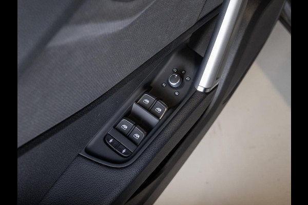 Audi Q2 35 TFSI S-Line Edition / 150pk / Stoelverwarming / Keyless entry / Matrix LED / Adaptieve cruise control /