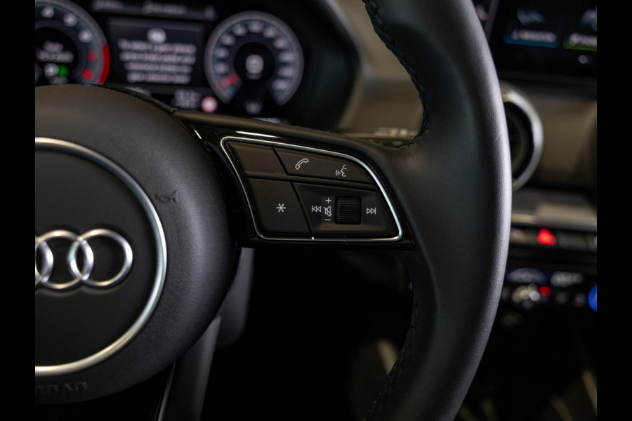 Audi Q2 35 TFSI S-Line Edition / 150pk / Stoelverwarming / Keyless entry / Matrix LED / Adaptieve cruise control /