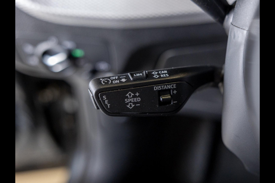 Audi Q2 35 TFSI S-Line Edition / 150pk / Stoelverwarming / Keyless entry / Matrix LED / Adaptieve cruise control /