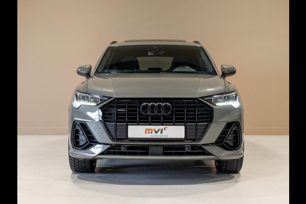Audi Q3 40 TFSI quattro S Line edition one / 190pk / Trekhaak / Panorama dak / Stoelverwarming /