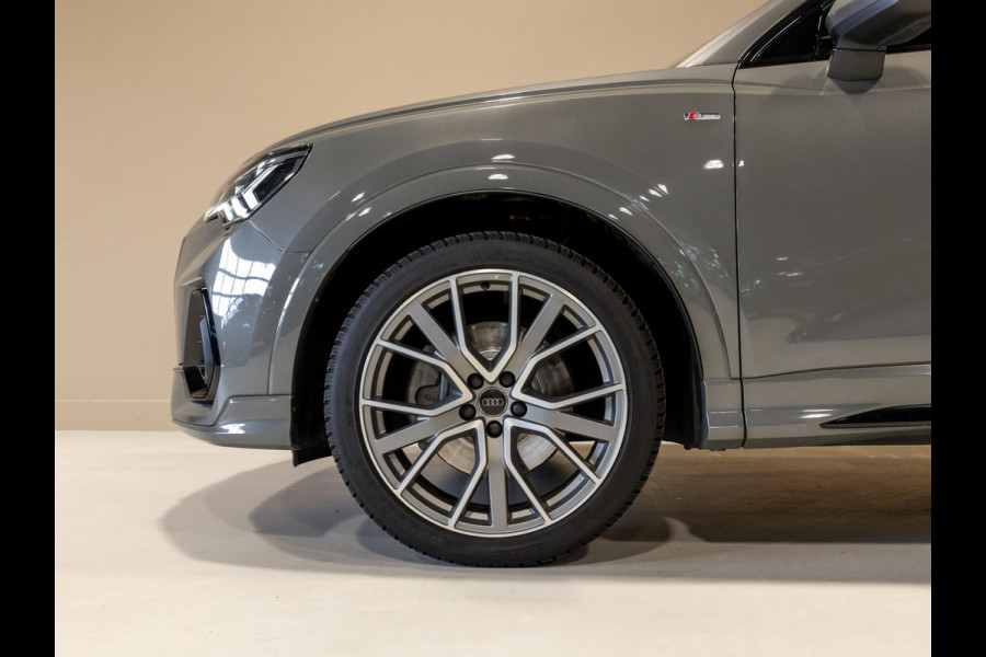 Audi Q3 40 TFSI quattro S Line edition one / 190pk / Trekhaak / Panorama dak / Stoelverwarming /