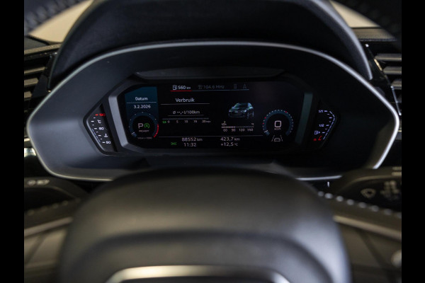 Audi Q3 40 TFSI quattro S Line edition one / 190pk / Trekhaak / Panorama dak / Stoelverwarming /