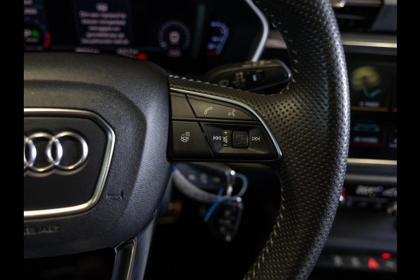 Audi Q3 40 TFSI quattro S Line edition one / 190pk / Trekhaak / Panorama dak / Stoelverwarming /