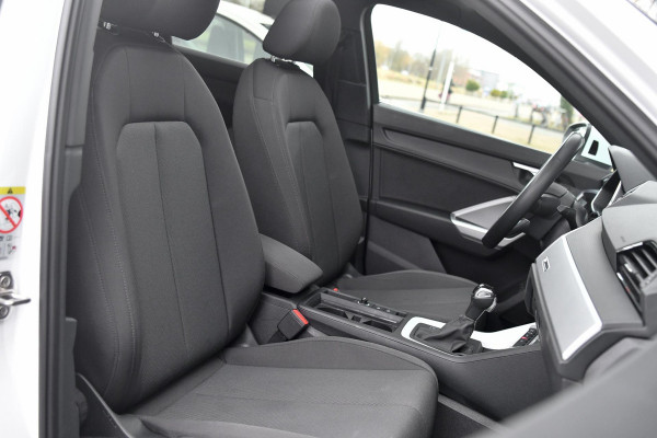 Audi Q3 Sportback 45 TFSI e S-Line. Pano, ACC, Dodeh, Camera, 20''!