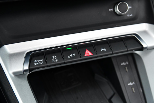 Audi Q3 Sportback 45 TFSI e S-Line. Pano, ACC, Dodeh, Camera, 20''!