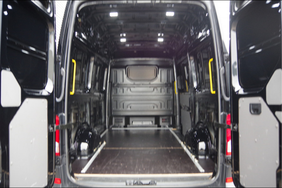 MAN TGE 3.180 35 2.0 L3H3 3-ZITS, 177PK AUT. TREKHAAK, LEDER, CAMERA, CRUISE, GEVEERDE ERGO COMFORT STOEL, AIRCO, MISTLAMPEN