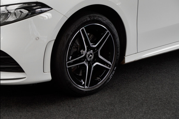 Mercedes-Benz A-Klasse 250e AMG Line Leer Navi Camera Climate Stoelverwarming PTS LM velgen EQ BTW auto!