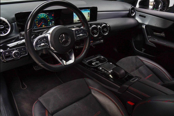 Mercedes-Benz A-Klasse 250e AMG Line Leer Navi Camera Climate Stoelverwarming PTS LM velgen EQ BTW auto!