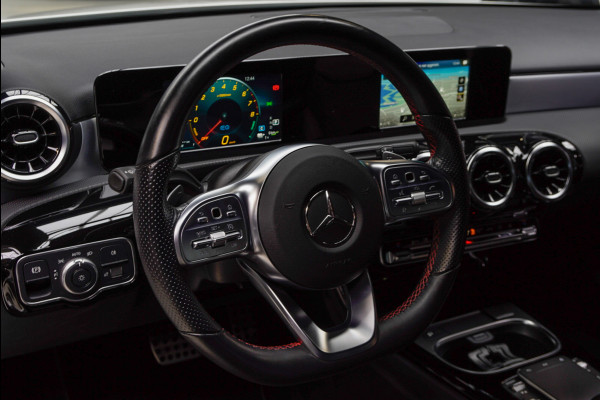 Mercedes-Benz A-Klasse 250e AMG Line Leer Navi Camera Climate Stoelverwarming PTS LM velgen EQ BTW auto!