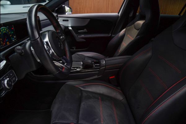 Mercedes-Benz A-Klasse 250e AMG Line Leer Navi Camera Climate Stoelverwarming PTS LM velgen EQ BTW auto!
