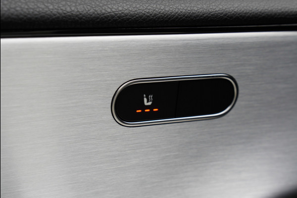 Mercedes-Benz A-Klasse 250e AMG Line Leer Navi Camera Climate Stoelverwarming PTS LM velgen EQ BTW auto!