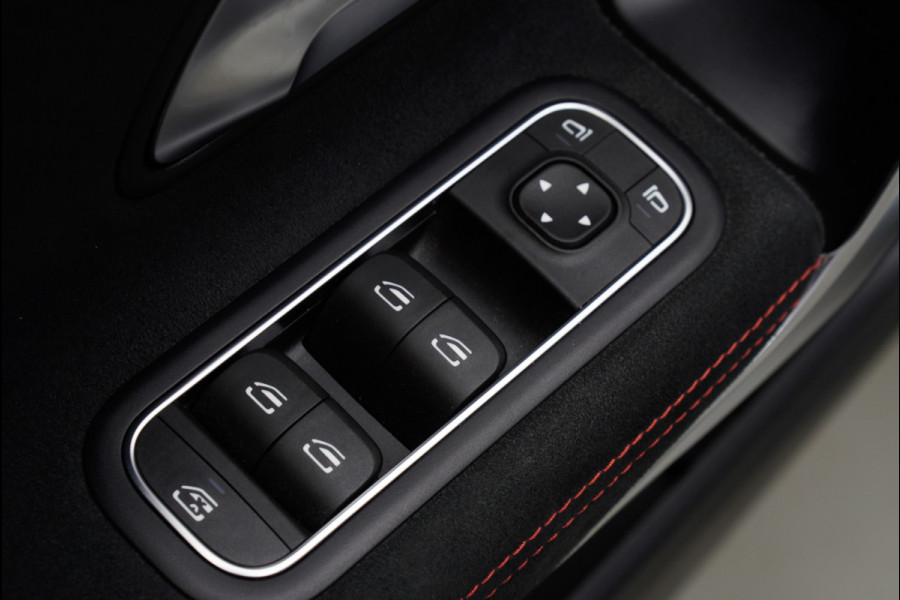 Mercedes-Benz A-Klasse 250e AMG Line Leer Navi Camera Climate Stoelverwarming PTS LM velgen EQ BTW auto!