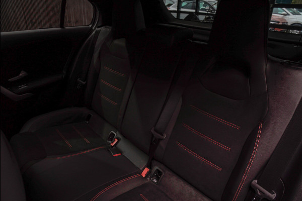 Mercedes-Benz A-Klasse 250e AMG Line Leer Navi Camera Climate Stoelverwarming PTS LM velgen EQ BTW auto!