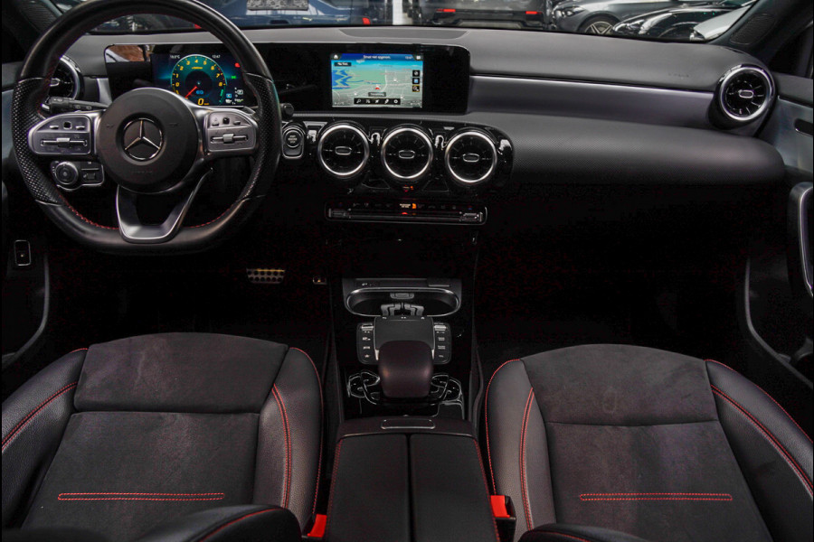 Mercedes-Benz A-Klasse 250e AMG Line Leer Navi Camera Climate Stoelverwarming PTS LM velgen EQ BTW auto!