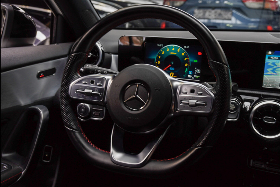 Mercedes-Benz A-Klasse 250e AMG Line Leer Navi Camera Climate Stoelverwarming PTS LM velgen EQ BTW auto!