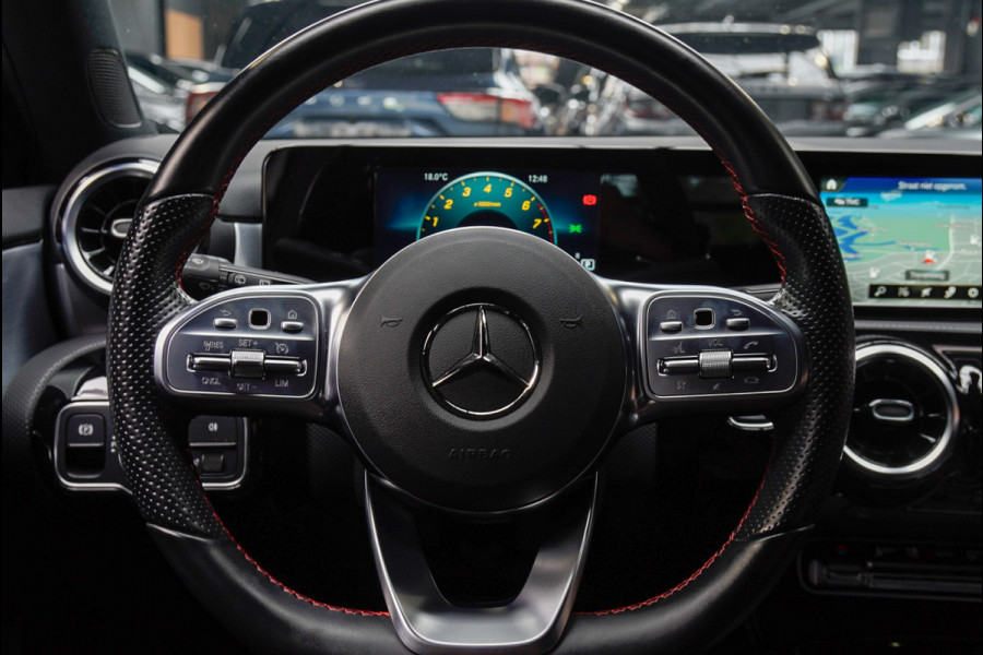Mercedes-Benz A-Klasse 250e AMG Line Leer Navi Camera Climate Stoelverwarming PTS LM velgen EQ BTW auto!