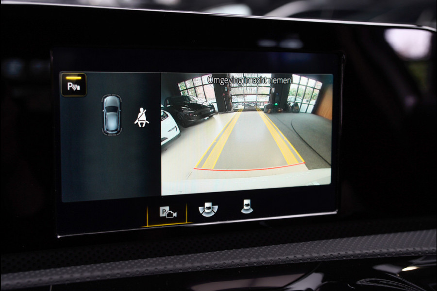 Mercedes-Benz A-Klasse 250e AMG Line Leer Navi Camera Climate Stoelverwarming PTS LM velgen EQ BTW auto!