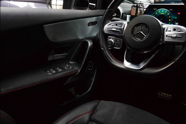Mercedes-Benz A-Klasse 250e AMG Line Leer Navi Camera Climate Stoelverwarming PTS LM velgen EQ BTW auto!