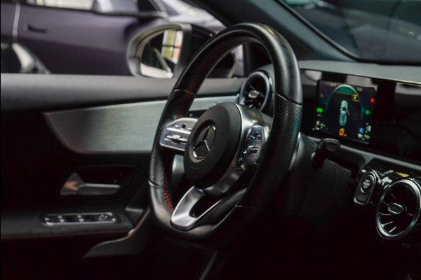 Mercedes-Benz A-Klasse 250e AMG Line Leer Navi Camera Climate Stoelverwarming PTS LM velgen EQ BTW auto!