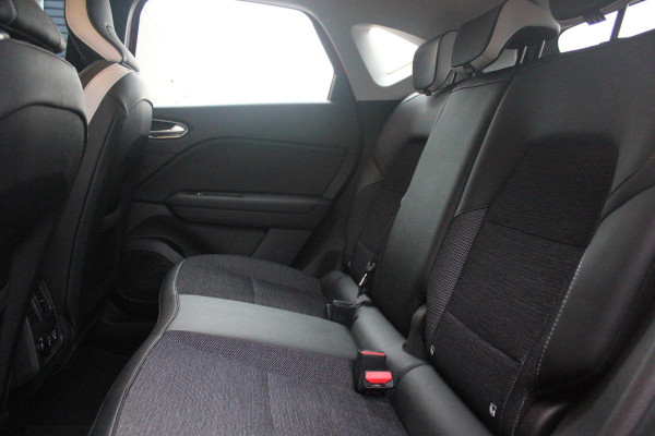 Renault Captur 1.3 TCe 130PK AUTOMAAT INTENS | APPLE CARPLAY/ANDROID AUTO | STOEL VERWARMING | NAVIGATIE | FULL LED KOPLAMPEN | ADAPTIVE CRUISE CONTROL | ACHTERUITRIJ CAMERA | LICHTMETALEN VELGEN 17" | DODEHOEK DETECTIE | PARKEERSENSOREN VOOR + ACHTER | DAB+ RADIO | CLIMATE CONTROL | KEYLESS ENTRY/START |