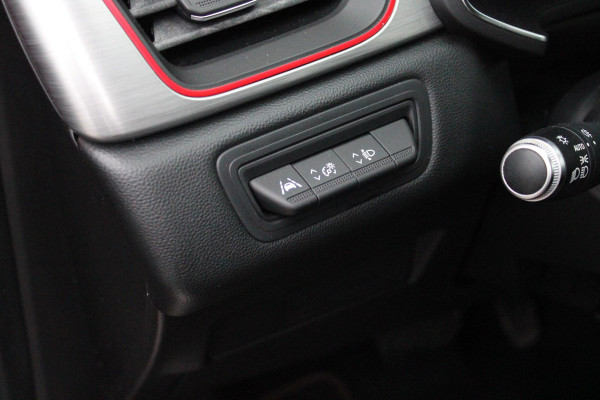 Renault Captur 1.3 TCe 130PK AUTOMAAT INTENS | APPLE CARPLAY/ANDROID AUTO | STOEL VERWARMING | NAVIGATIE | FULL LED KOPLAMPEN | ADAPTIVE CRUISE CONTROL | ACHTERUITRIJ CAMERA | LICHTMETALEN VELGEN 17" | DODEHOEK DETECTIE | PARKEERSENSOREN VOOR + ACHTER | DAB+ RADIO | CLIMATE CONTROL | KEYLESS ENTRY/START |