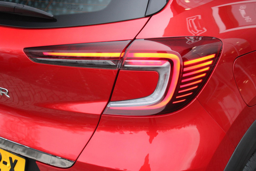 Renault Captur 1.3 TCe 130PK AUTOMAAT INTENS | APPLE CARPLAY/ANDROID AUTO | STOEL VERWARMING | NAVIGATIE | FULL LED KOPLAMPEN | ADAPTIVE CRUISE CONTROL | ACHTERUITRIJ CAMERA | LICHTMETALEN VELGEN 17" | DODEHOEK DETECTIE | PARKEERSENSOREN VOOR + ACHTER | DAB+ RADIO | CLIMATE CONTROL | KEYLESS ENTRY/START |