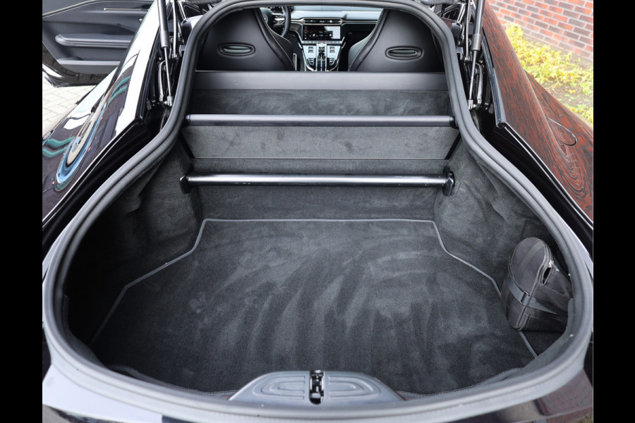 Aston Martin Vantage 4.0 V8 | Onyx Black